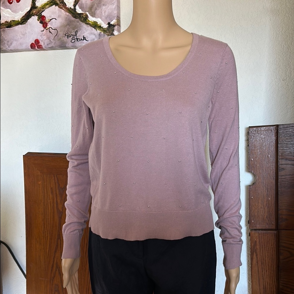 Chic Mauve Sweater with Subtle Embellishments
